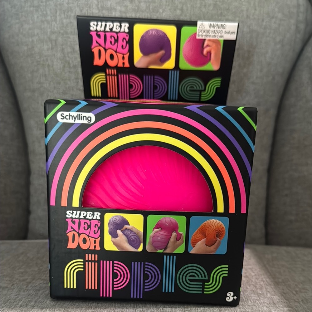 Super NeeDoh Ripples Sensory Ball - Hot Pink